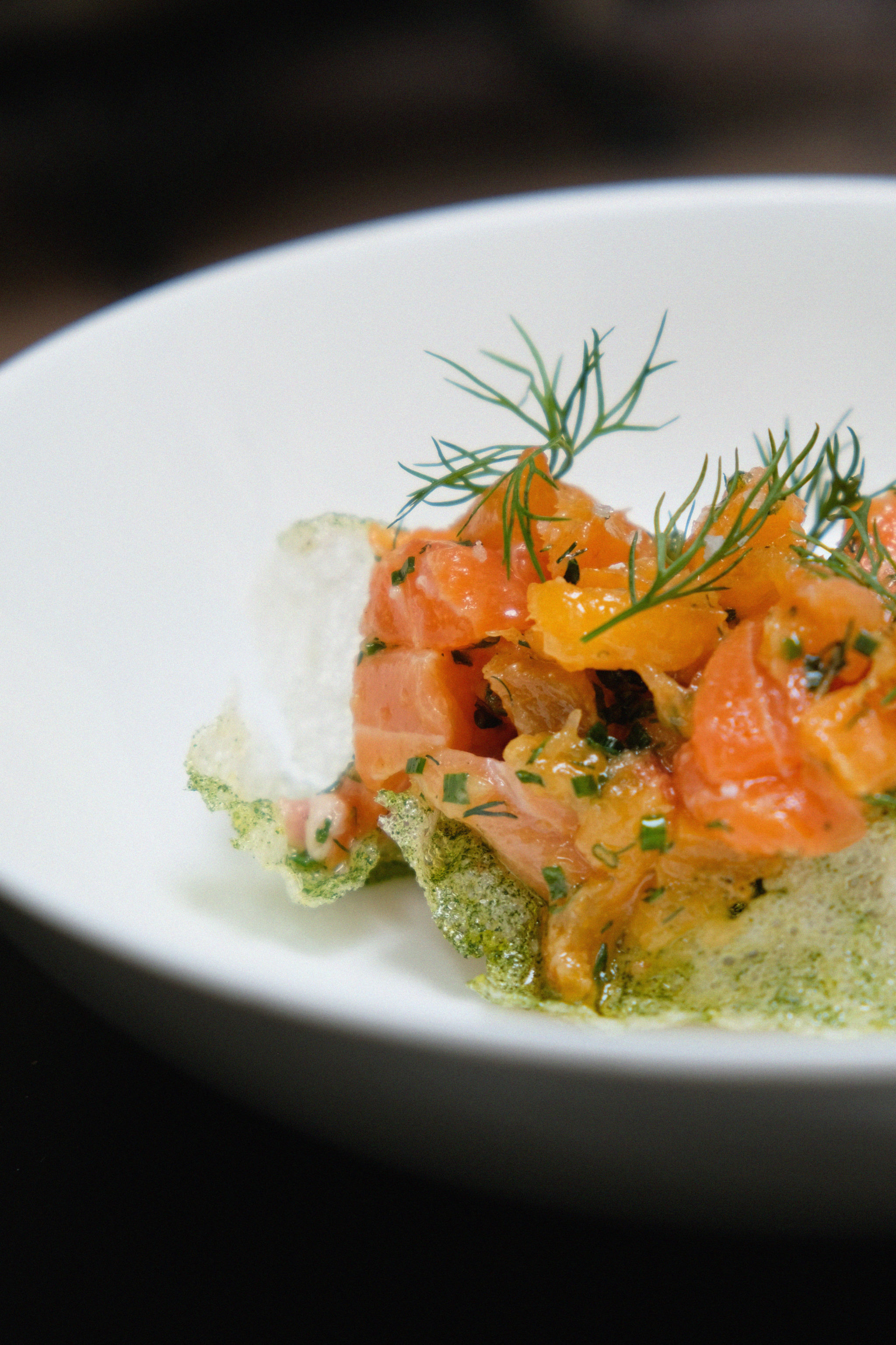 Truite de Banka, abricots, condiment aux poivrons jaunes